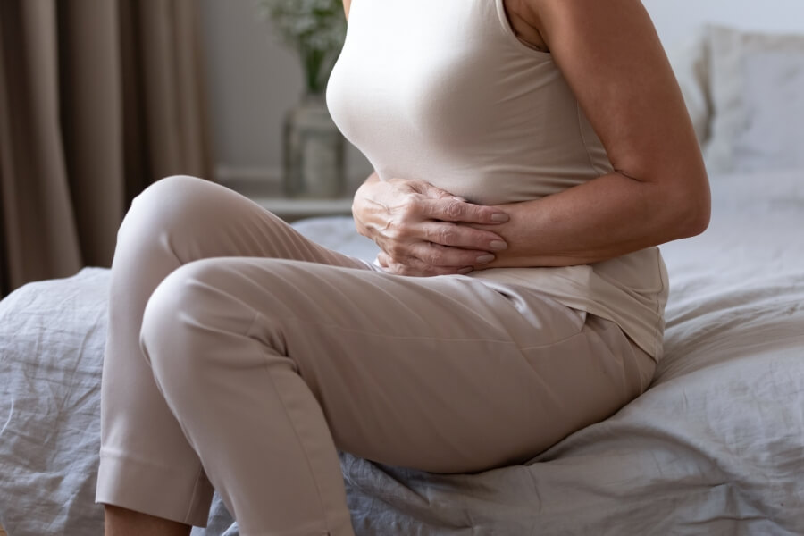 Biała wydzielina z pochwy - czy to niepokojący objaw?