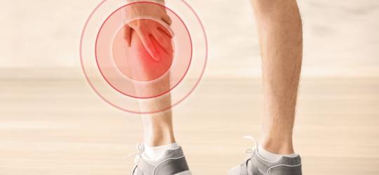 Ból łydek − co może oznaczać?