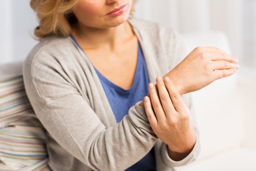 Ból stawów − co może oznaczać?