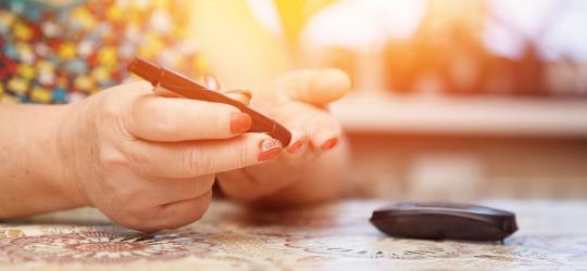 glukometr - mierzenie poziomu cukru