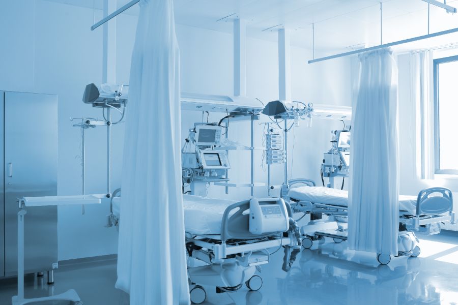COVID-19: NFZ zaleca ograniczenie planowanych świadczeń opieki zdrowotnej