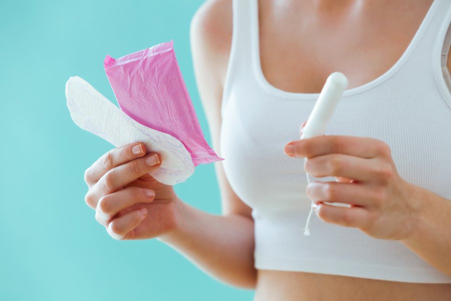Pierwsza miesiączka – najważniejsze informacje o cyklu menstruacyjnym