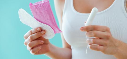 Pierwsza miesiączka – najważniejsze informacje o cyklu menstruacyjnym