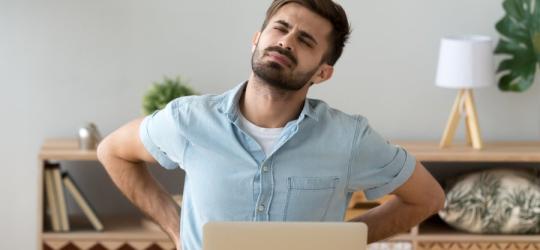 Praca w domu a ból pleców