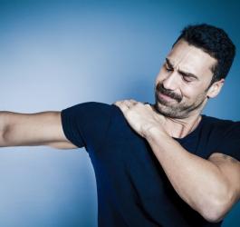 Rwa barkowa - przyczyny, objawy i metody leczenia