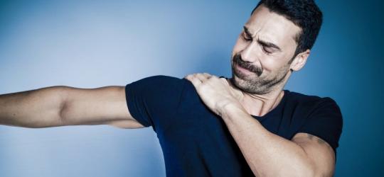 Rwa barkowa - przyczyny, objawy i metody leczenia