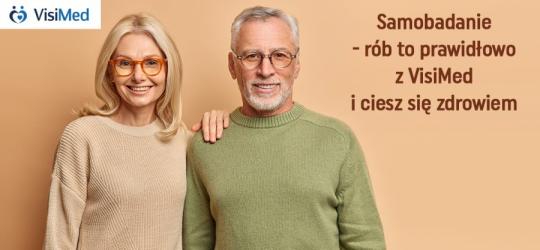 Para w średnim wieku pozuje do zdjęcia. Obok logotyp VisiMed.