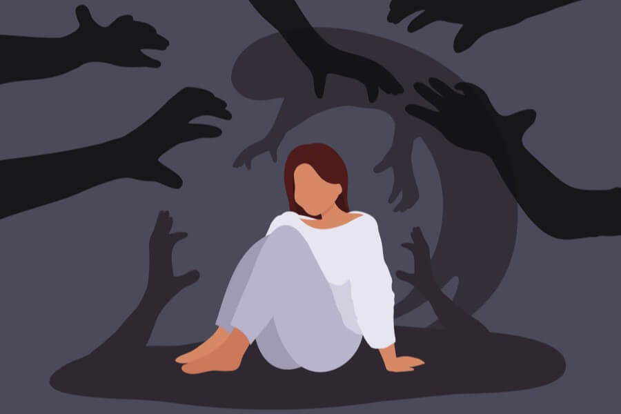 Osoba ze schizofrenią paranoidalną, z urojeniami prześladowczymi i dotyczącymi bezpieczeństwa.