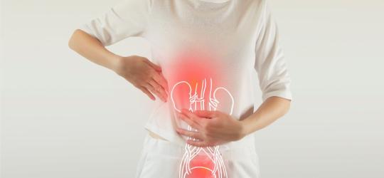 Kobieta symbolicznie przedstawia urosepsę.