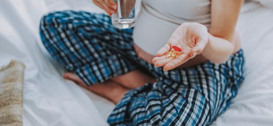 Witaminy w ciąży - co powinny przyjmować ciężarne?