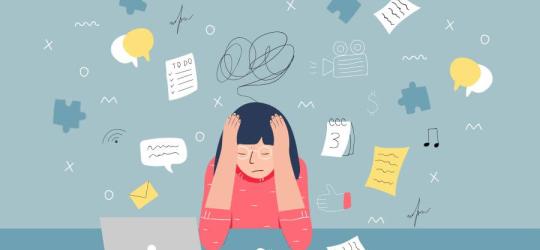 Rysunkowa kobieta siedzi zrezygnowana przy komputerze, cierpi na wypalenie zawodowe.