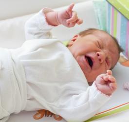 Zaparcia u niemowlaka - jak im zaradzić?