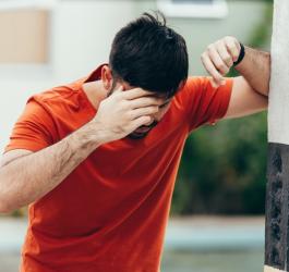 Zawroty głowy - skąd się biorą i co mogą oznaczać?